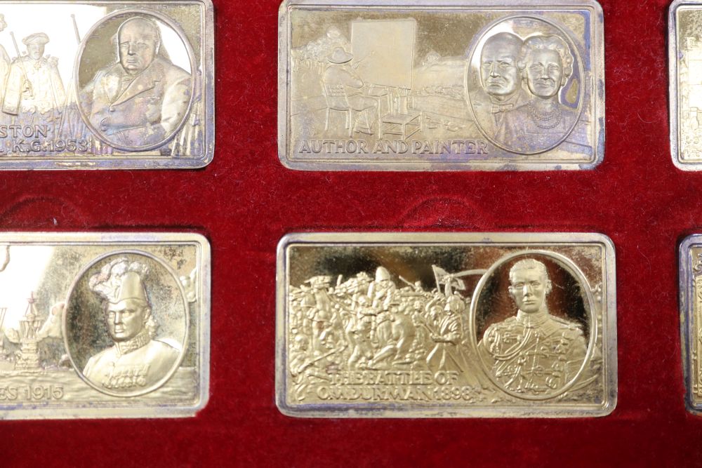 A cased set of twelve silver gilt The Churchill Years ingots and a similar medallion, gross 21.5oz.